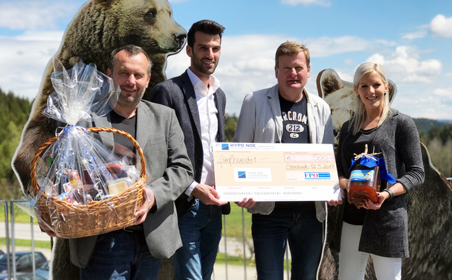 Spendenübergabe durch FPÖ-Tierschutzsprecher LAbg. Udo Landbauer 