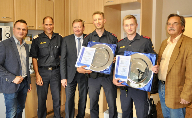 Landesrat Waldhäusl ehrt junge Lebensretter