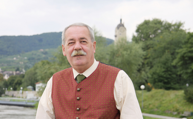 LAbg. Erich Königsberger freut sich über Verbesserungen für Waisen