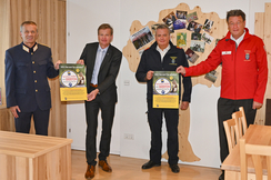 Landespolizeidirektor Franz Popp, Landesrat Gottfried Waldhäusl, Landesfeuerwehrkommandant Dietmar Fahrafellner und Rot Kreuz-Präsident Josef Schmoll (Foto: NLK Reinberger)