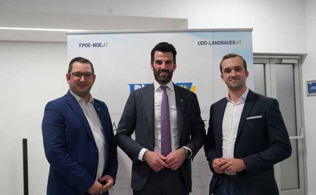 v.l.n.r.: FPÖ-Stadtrat Philipp Gerstenmayer, Stadtparteiobmann Udo Landbauer & Stadtparteiobmann-Stv. Stadtrat Kevin Pfann